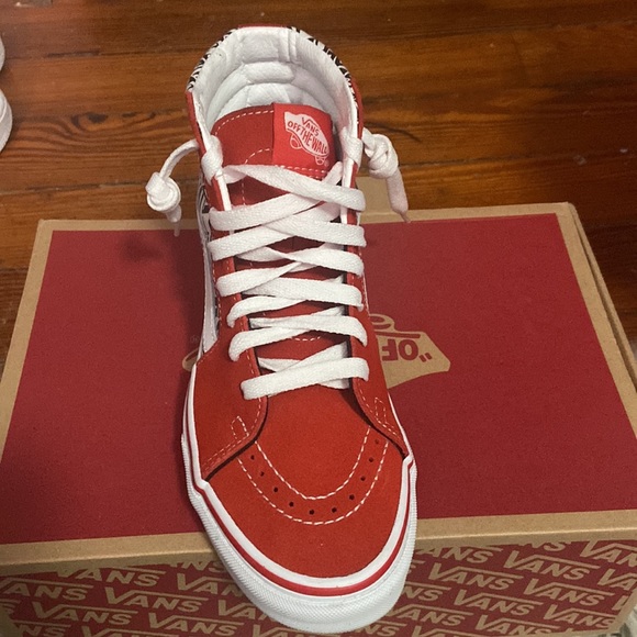 Vans - Picture 2 of 5